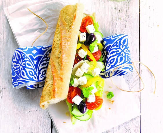 griekse salade baguette context griekse salade baguette context